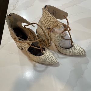 Brand New Freebird Joyce Size 9 White